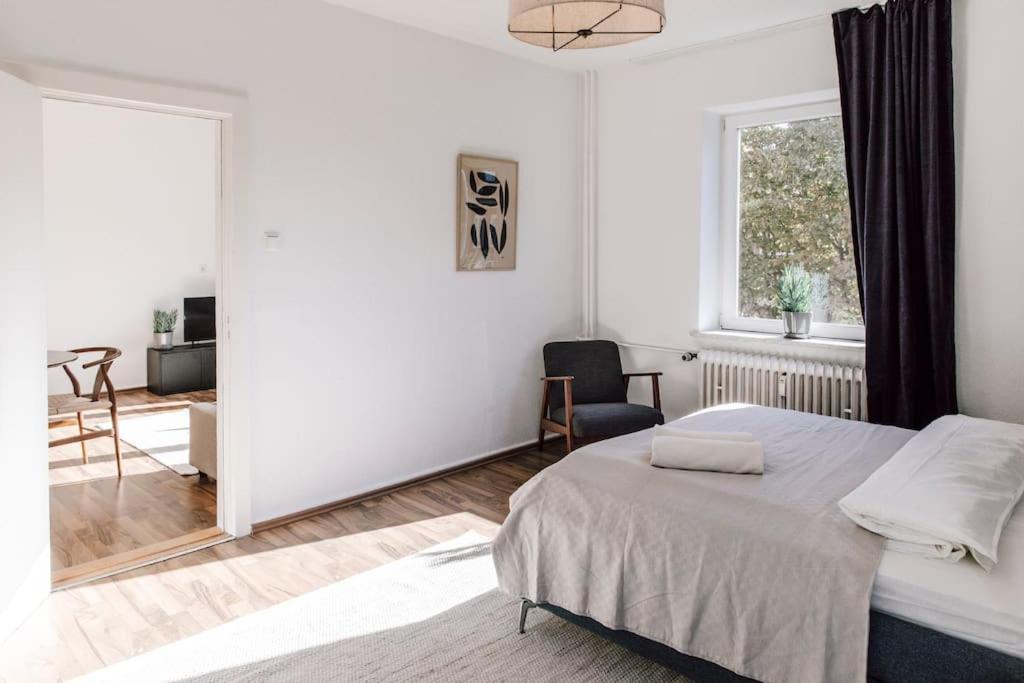Komplett Neu: 2-Zi Zentral Im Altbau. 24H-Checkin كيل المظهر الخارجي الصورة
